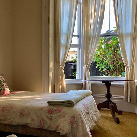 纳尔逊 Honeysuckle House旅舍 外观 照片